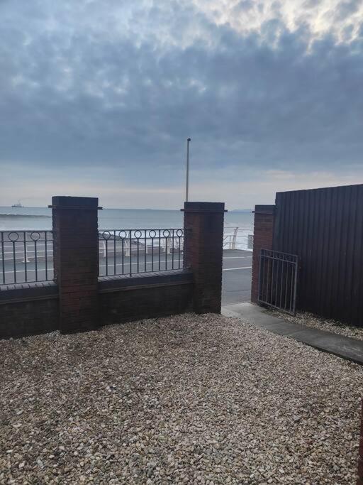 Shoreline Seaside Holiday Home Aberavon Beach Port Talbot Exterior photo